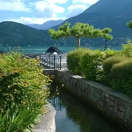 En Rez De Jardin Au Bord Du D'annecy Apartment *