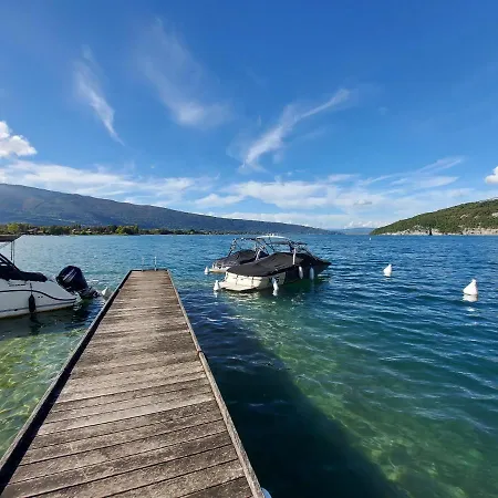 En Rez De Jardin Au Bord Du D'annecy Duingt