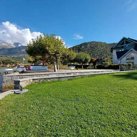 Apartment En Rez De Jardin Au Bord Du D'annecy *
